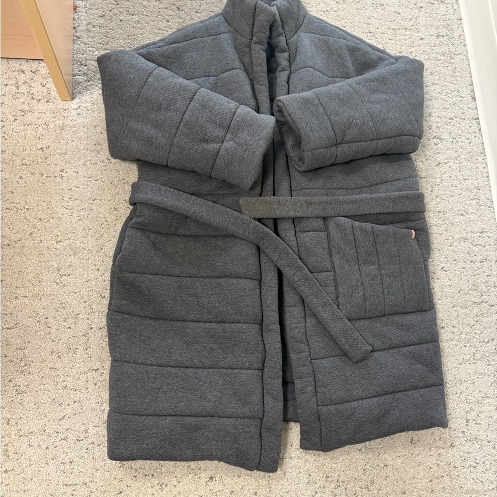 Lunya L-XL NWT (see desc) “Restore” double faces Gray Quilted coat/robe - Picture 12 of 16